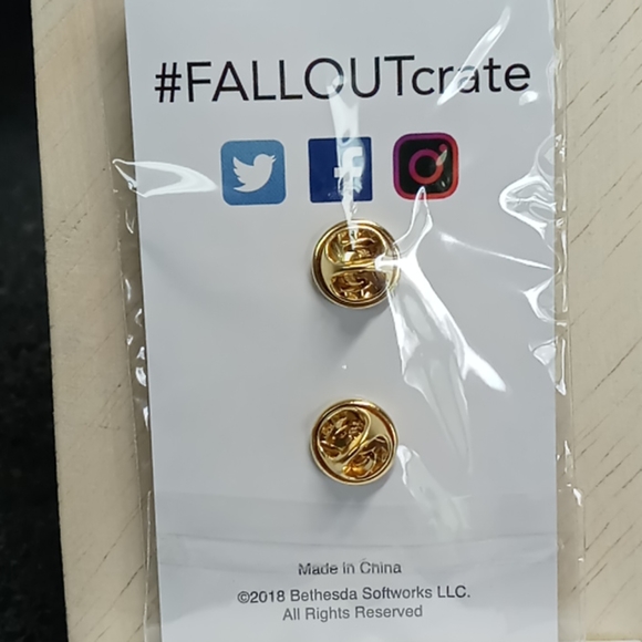 NIP Fallout #6 Pin - Picture 4 of 4